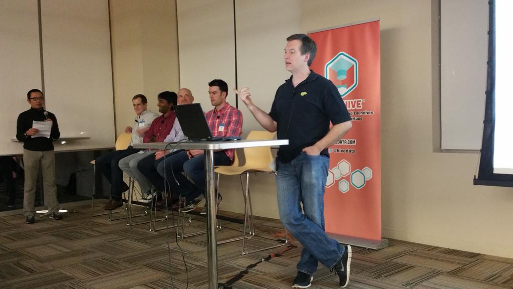 PeterCorless's tweet image. .@HiveData : @jeric14 on @Yahoo and #Hadoop, and #LambdaArchitecture-like origins. @CarnegieMellon alums ROCK! :)