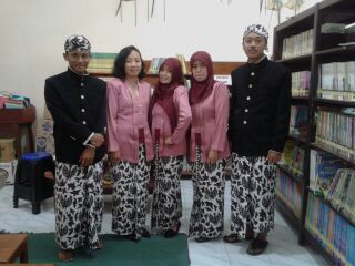 enangedot's tweet image. #beskap #beskapday #kebaya #blangkon #budaya #banjarnegara #sdn1krandegan #gansabara #perpustakaan