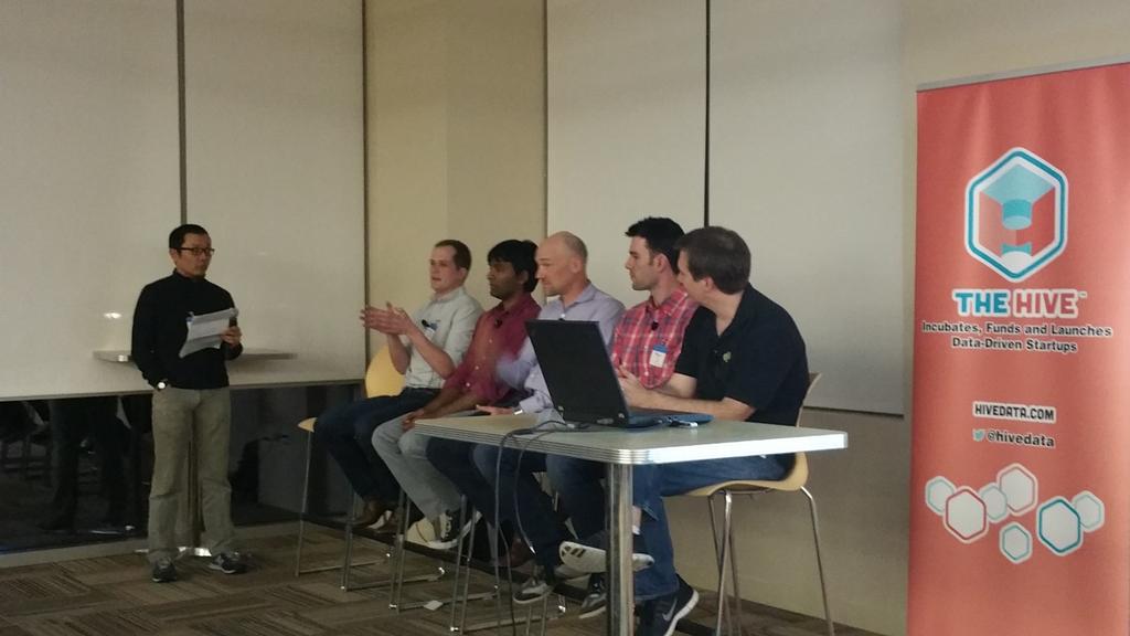 PeterCorless's tweet image. .@HiveData #LambdaArchitecture @pwendell talks about @google &apos;s #Millwheel record-based stream-processing. #HiveData