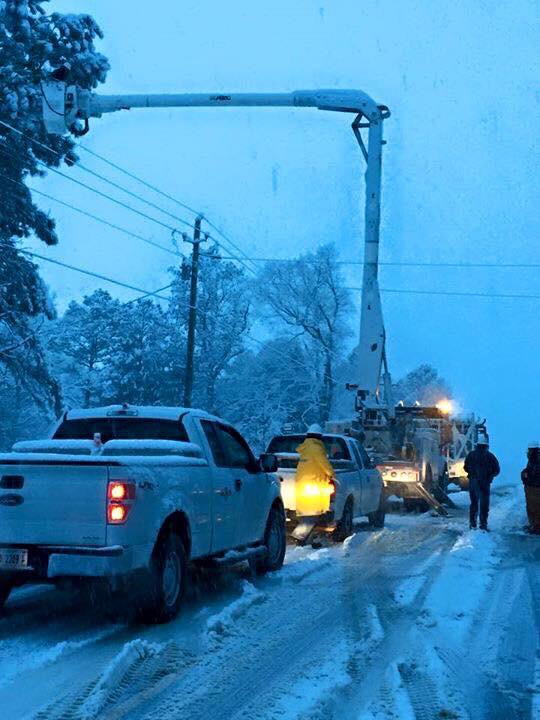 Pontotoc_EPA's tweet photo. Thanks for the men and women who work while others play. http://t.co/ynd05WkI7q