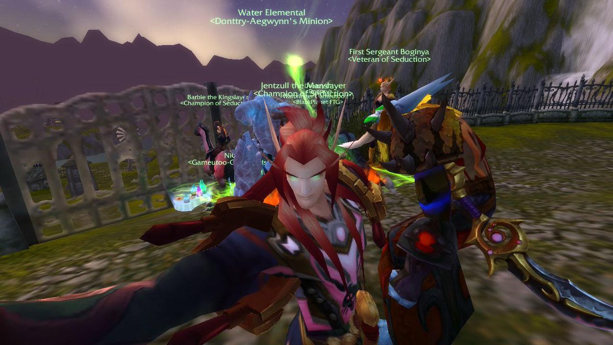 PDAVE_'s tweet photo. rbgs with some guildies http://t.co/DqO8DvZRVN