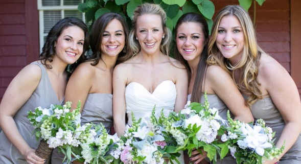 stylemepretty's tweet photo. This bride’s sweet style and perfect ringlets are totally envy-worthy! http://t.co/scnKmfsdxF @SamanthMelanson http://t.co/9rKLtVnynJ