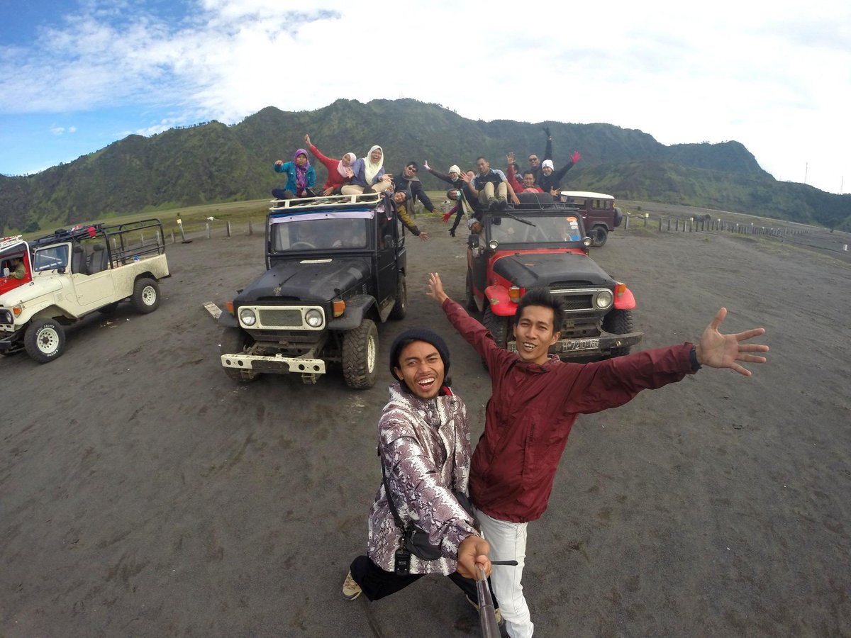 Together we can ! @jelajahtrip <a href="/leader_gunung/">leader_gunung</a> <a href="/faazmovic/">faaz</a> <a href="/ritz_adventure/">Ritz Adventure</a> #BromoAdventure #VisitMalang #IndonesiaTrip