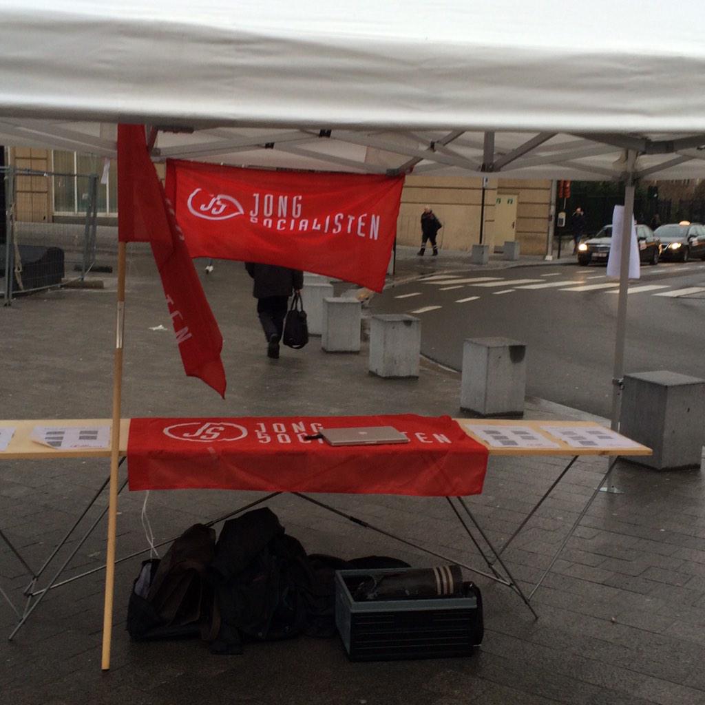 JSbelgie's tweet image. Indexeer de lonen. Niet de huurprijzen. Mail de ministers om het verstandige te doen! jongsocialisten.be