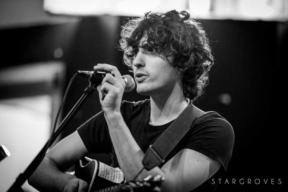 테드 웨스트 포트 , CT 에 Toquet 홀 에서 공연 .