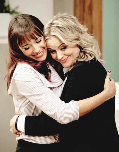 Like what kind of beauty is this, just wow. Happy Birthday Rashida Jones! 