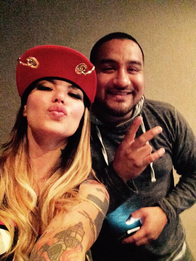 JibajaAngie's tweet photo. Gracias x introducirme a Estados Unidos! #StudioWashhouse con #Cesone @thewillowgroup7 http://t.co/p6R8F2yrOz