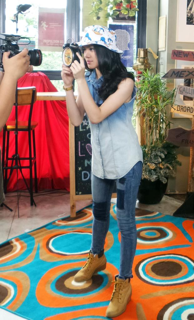 ssheinafiaz's tweet photo. #BreakoutNETThrowbackThursday @breakoutnet History time @sherylsheinafia & @boywilliam http://t.co/7Qda3w7QtE
