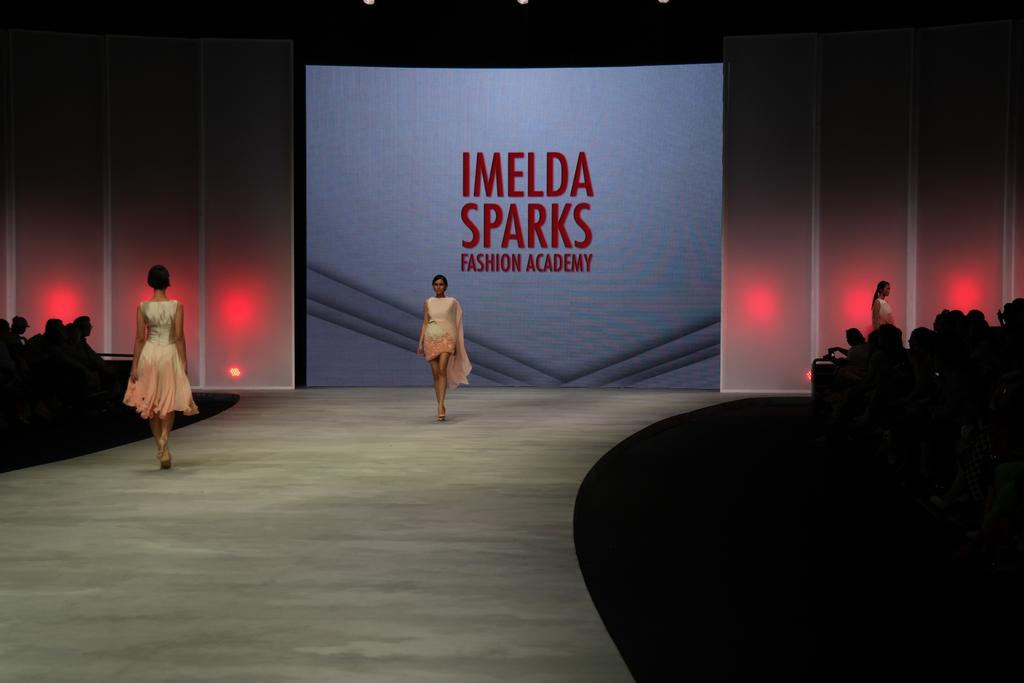 LokadataID (@lokadataid) on Twitter photo Karya karya dari Imelda Sparks Fashion Academy koleksi warna pastel #IFW2015 <a href="/IndonesiaFW/">ID Fashion Week</a> Karya karya dari Imelda Sparks Fashion Academy koleksi warna pastel #IFW2015 <a href="/IndonesiaFW/">ID Fashion Week</a>