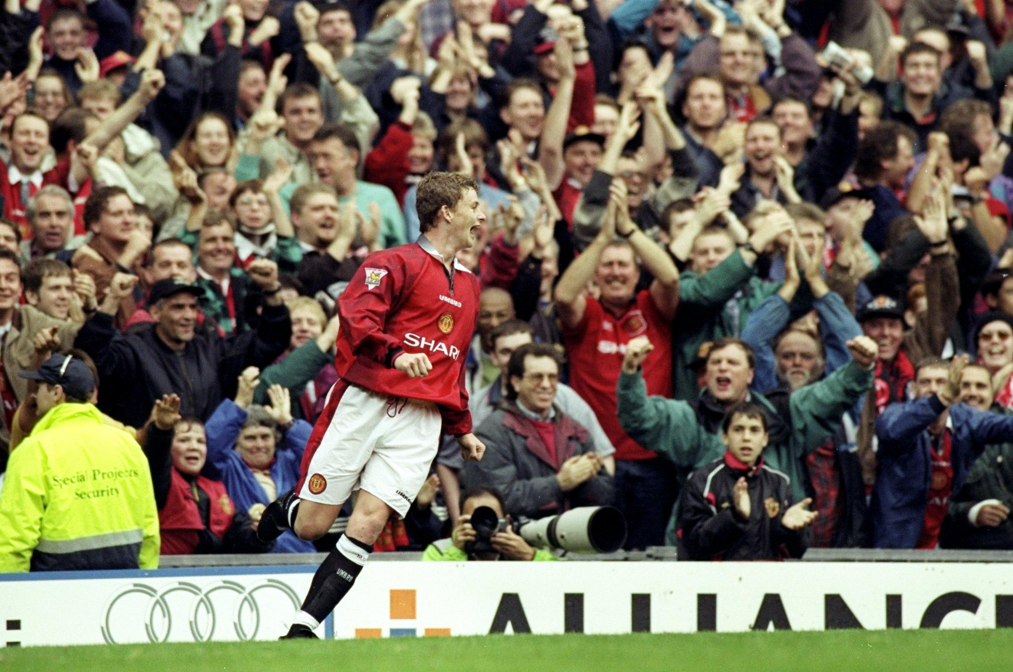 Happy birthday to Ole Gunnar Solskjaer, seen here celebrating his first Unite 