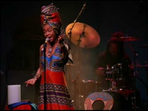 Happy Birthday to the woman that sang the LIFE into my middle name....and has given so much to hip-hop, Erykah Badu. 