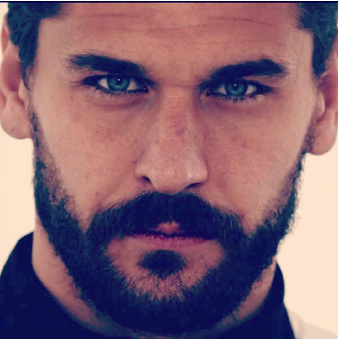 Happy birthday to the lion king: Fernando Llorente! Hoping   continue to score more goals for us 