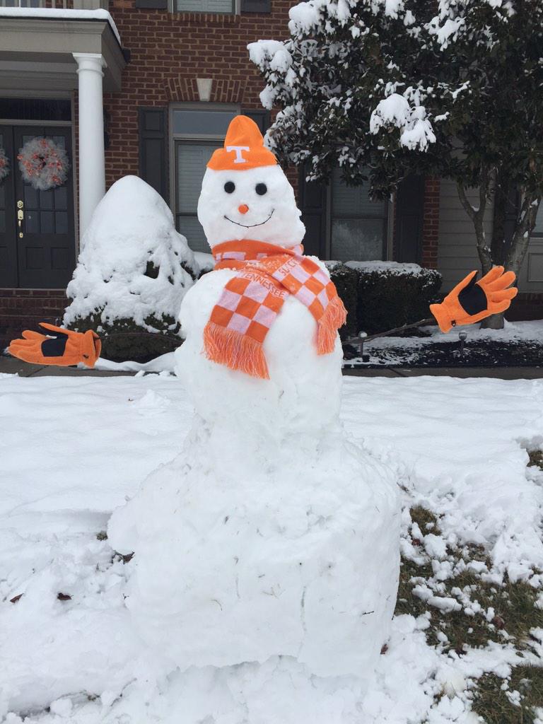 JasonYellin's tweet photo. Do you want to build a snowman? #SnowVols http://t.co/5GfhNUqUwi