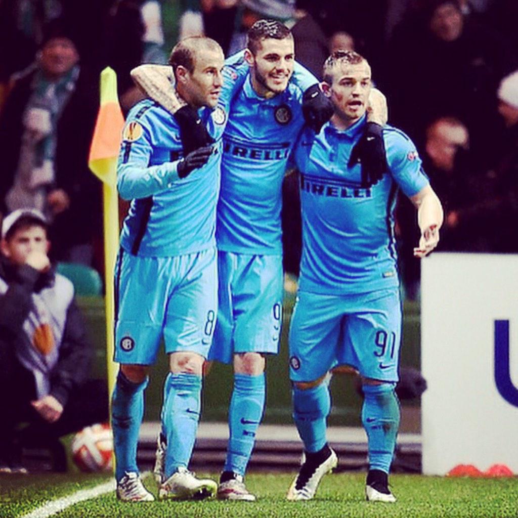 MauroIcardi's tweet photo. Vuelve el Turquesa esta tarde a San Siro 🔵⚫️ Vamos la Banda 👊 #EuropaLeague http://t.co/lf3R91s9Dq