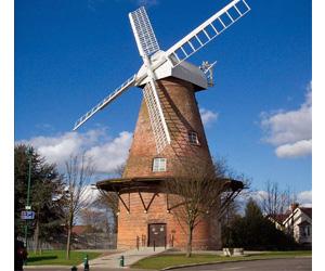 Mfhattongarden's tweet photo. Looking forward to The Rayleigh Mill Wedding Fayre  SUNDAY @DyverseEventsCo @Amy_xx_VOCALIST @YOFreddie http://t.co/NTrTjvylh3
