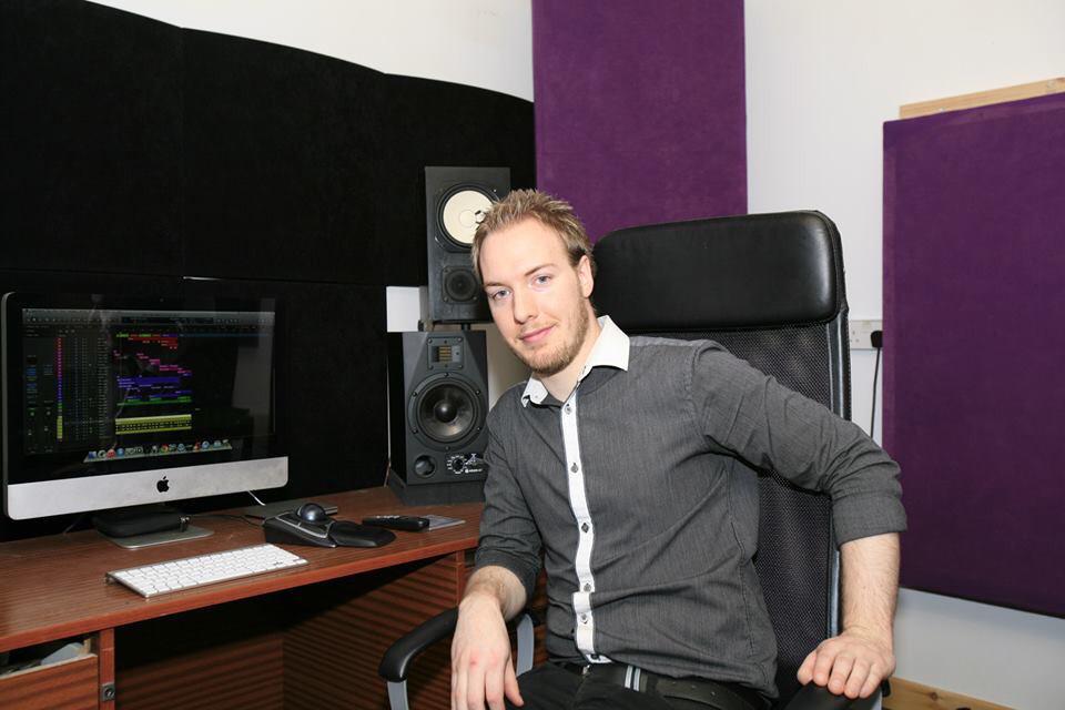 thecavecornwall's tweet photo. #TBT to when @sospublications came to the #studio for #studiosos 🎶👌🎶 http://t.co/glf6hk8hqC