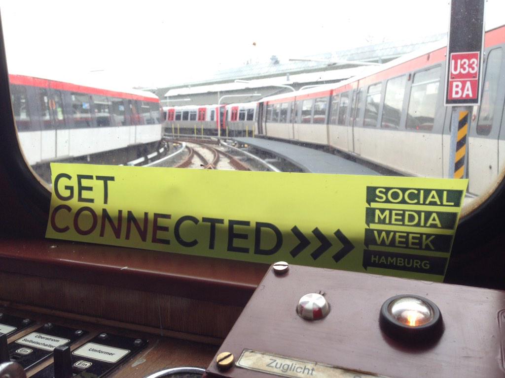 OliverBerger's tweet photo. Schiene frei für @SMWhamburg - #smw_hanseat macht sich auf den Weg zum #Schlump. #SMWHH /cc @hochbahn @erfahrenheit http://t.co/gjmhTNUip5