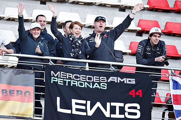 MercedesAMGF1's tweet image. More of the same lappage planned later! Let's give our #BestFans some more photo ops :-) #SilverArrowsSupport