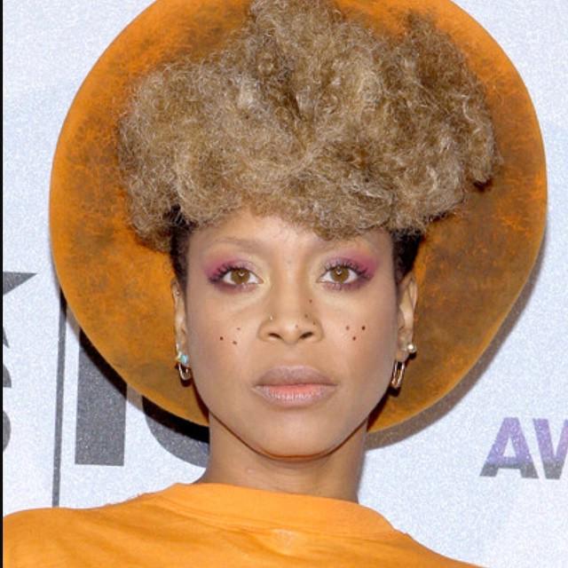 Happy birthday to a Diva Erykah Badu. 44 today bhunt29  