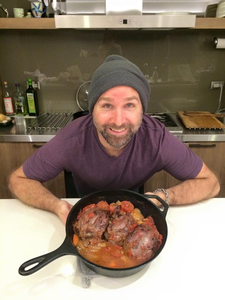 GoCurryCracker's tweet image. Riffed on Osso"Buko" from #4hourchef #4hourbody Beef shank, carrot, onion, tomato, garlic, wine $3/serving #delicious