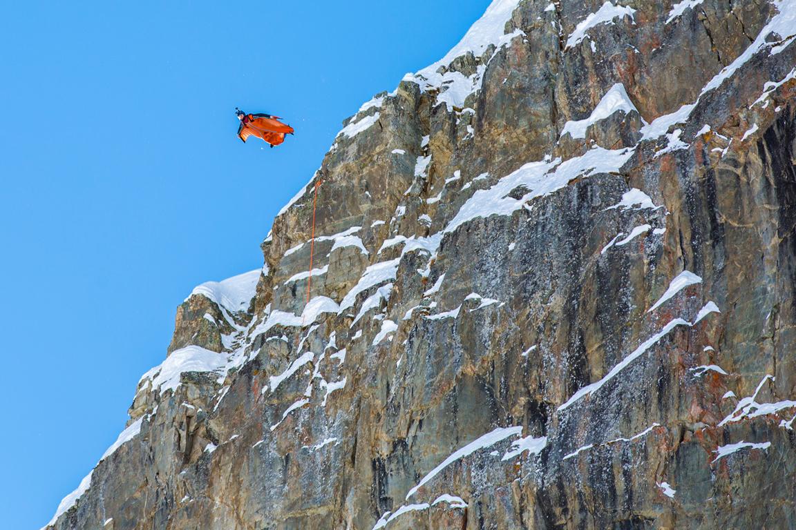 gregorsnell's tweet photo. So this happened today!! Watching Wing-Suit Base Jumpers in @Chamonix_France is amazing!! #Chamlive #BigChamWeek :) http://t.co/lPkx88kphn