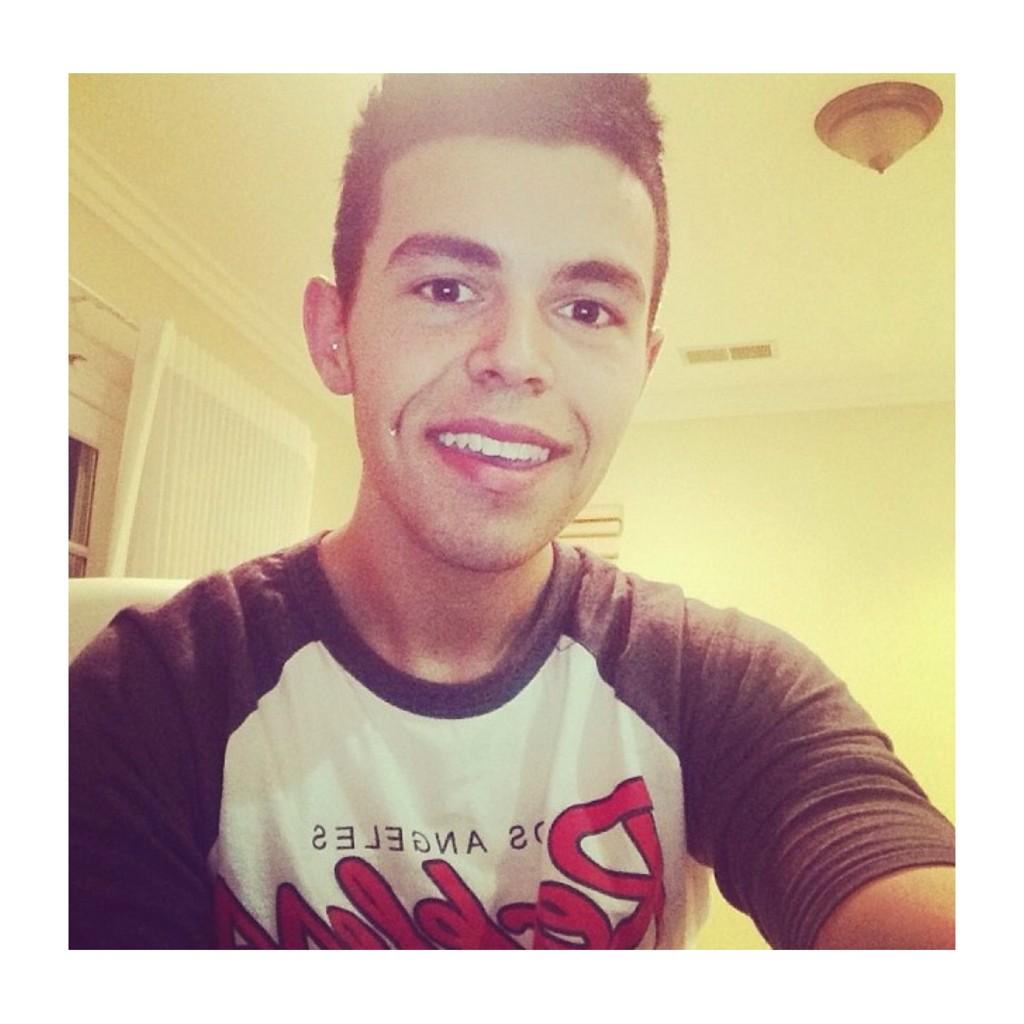 Happy 19th Birthday future husband  thankyou for making me smile, and making me stay strong, I  u 