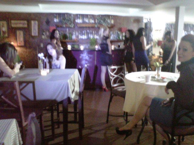 fansmelisamonet's tweet photo. On the set http://t.co/b0sc9bh07v
