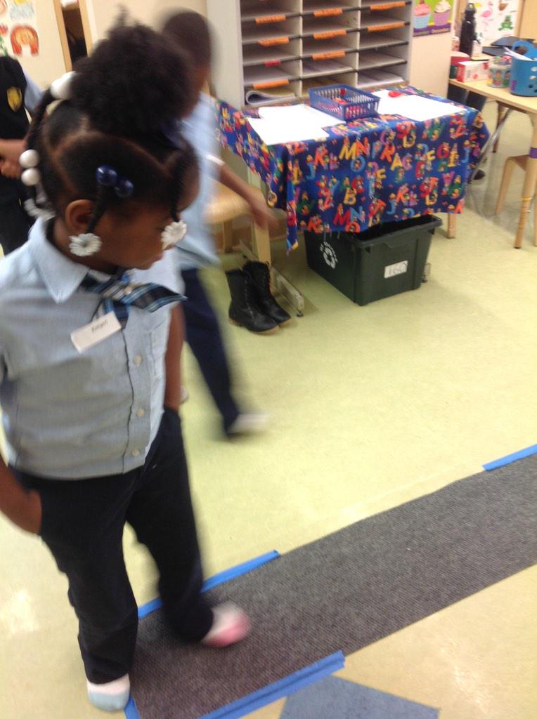 KinderRoom160's tweet photo. Exploring friction with #ScienceIsElementary this morning! @LieslFolks http://t.co/5ZYCmBXbHB