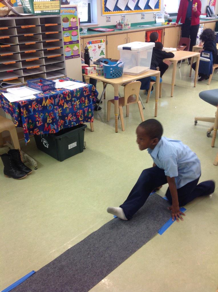 KinderRoom160's tweet photo. Exploring friction with #ScienceIsElementary this morning! @LieslFolks http://t.co/5ZYCmBXbHB