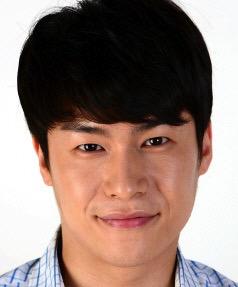 KaeKaed's tweet image. In #MastersSun, the busybody's lips always distracted me. Cause they're Lee SeungGi's #SameFather 😉