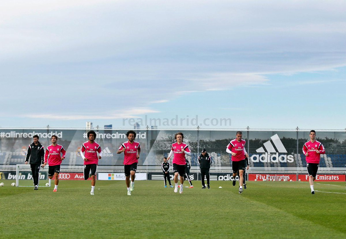 realmadriden's tweet image. PHOTOS: The La Liga leaders continue their preparations for the game against Villarreal #RealMadridvsVILL #HalaMadrid