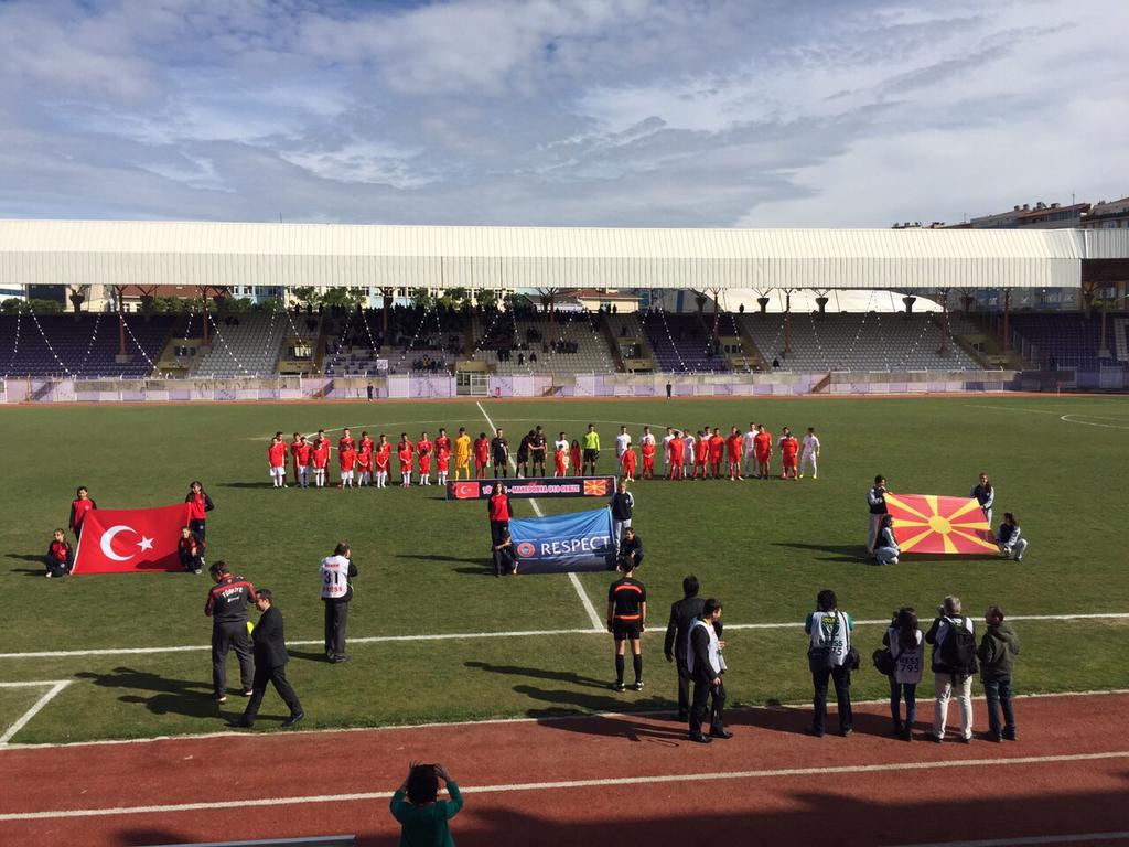 The teams before the anthems being played; photo: TFF