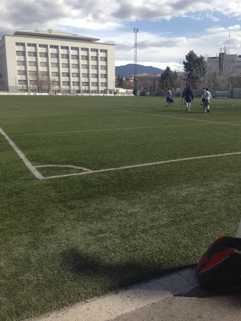 pablonavarros15's tweet photo. Partido del Torneo Rector @CMU_Garnata vs #CMCisneros #GoGo ๐โฝ๏ธ http://t.co/GtD2Tyeb66