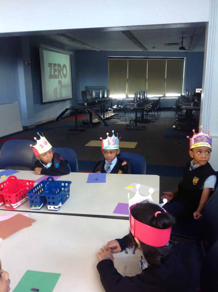 KinderRoom160's tweet photo. We had so much fun on the 100th day of school yesterday! #100thday http://t.co/jdbkXYHowh