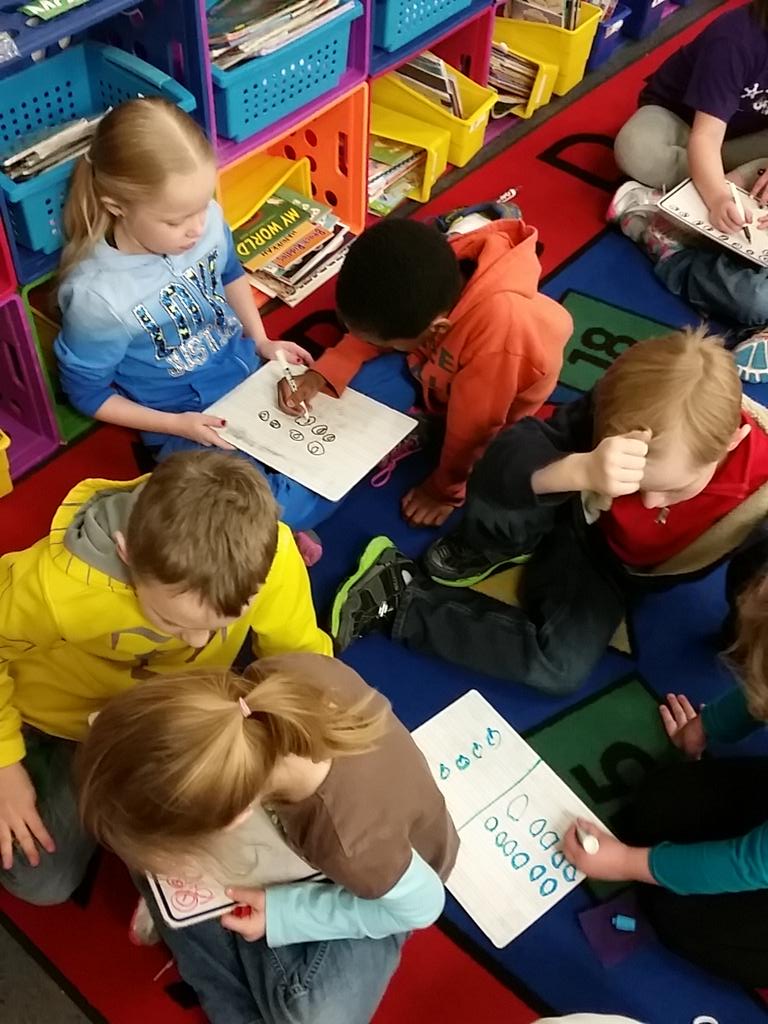 Collaboration to make days in school in coins! #dentonchat <a href="/hawkmavs/">Hawk Elementary </a>
