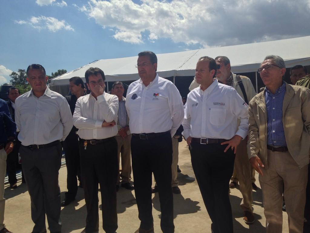 Wilfrido_LM's tweet photo. Inicio de la segunda etapa de colectores por parte del @ooapasmorelia @SJara_gobmich @conagua_mx http://t.co/gPTU3PECa7