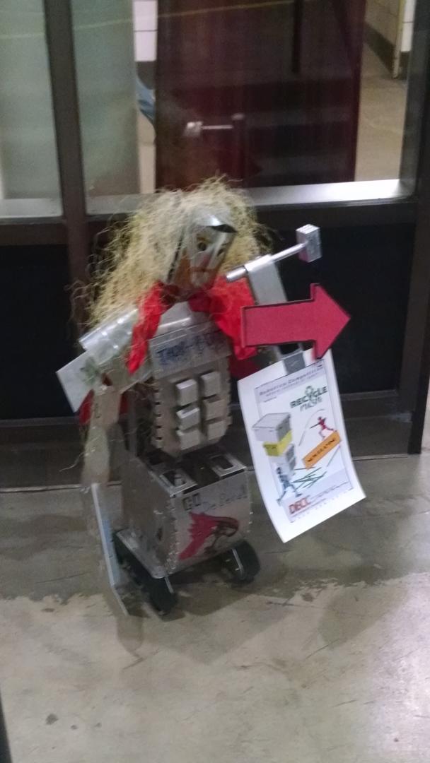 JohnsonsFury's tweet image. Thor-bot in action! #junkyardrobots