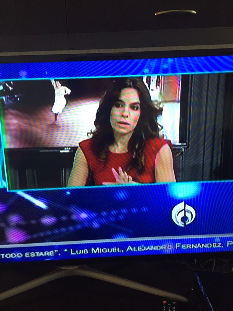 TVFlamenco's tweet photo. @MariaJuncal_ en estos momentos con @javierpoza http://t.co/aDFj9iJr1v
