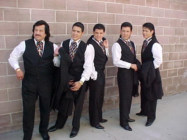 Los Caminantes on X: "Los Chulos Chulos Caminantes 2000!!!  http://t.co/pAv7Vr0zGg" / X