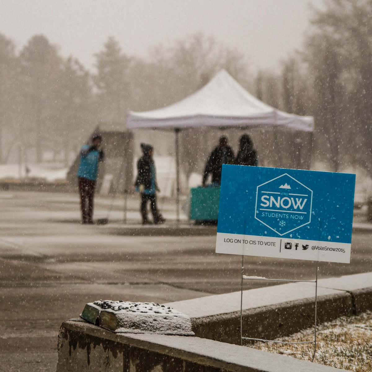 votesnow2015's tweet photo. A snowstorm is coming to the U... ❄️ #votesnow http://t.co/t4d9OZoYEr