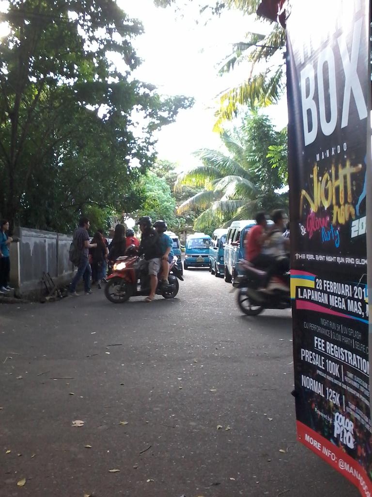 #Latepost Penjualan Race Pack On The Road. MNRNGP ManadoNightRunNGlowParty, Sabtu 28 feb 2015 at Kawasan