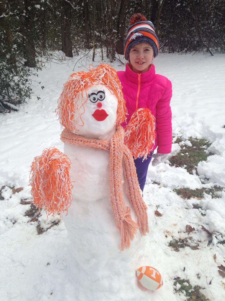 Ginalilvol's tweet photo. @Vol_Football 🍊❄️⛄️ Go Vols! #SnowVols http://t.co/I8Jinl01Cu