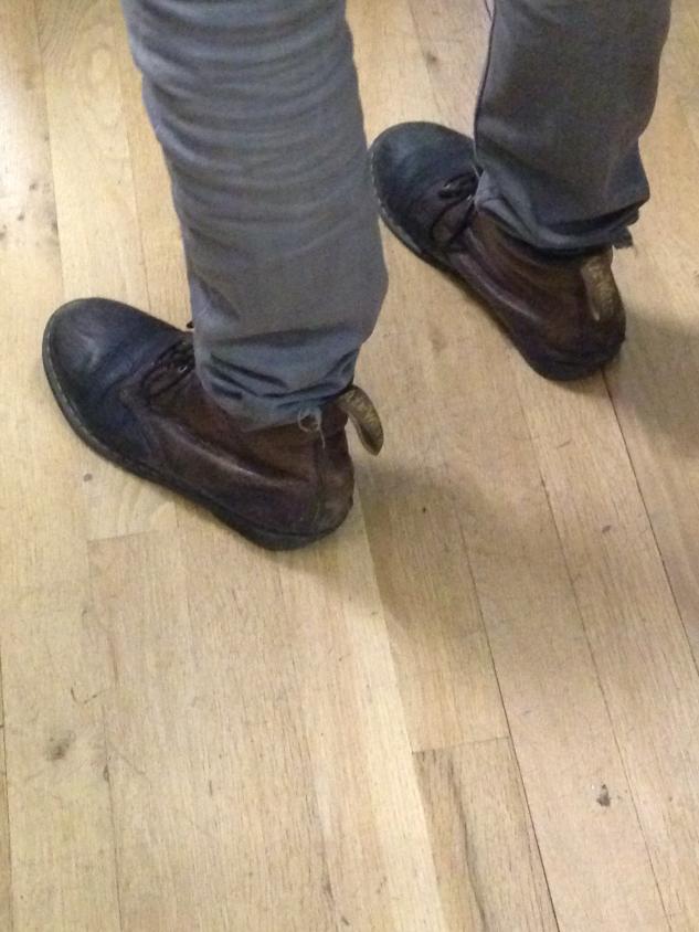 katetfletcher's tweet image. Battered and dearly loved. It's a joy to see wear and tear writ so large @CraftOfUse @sustfash