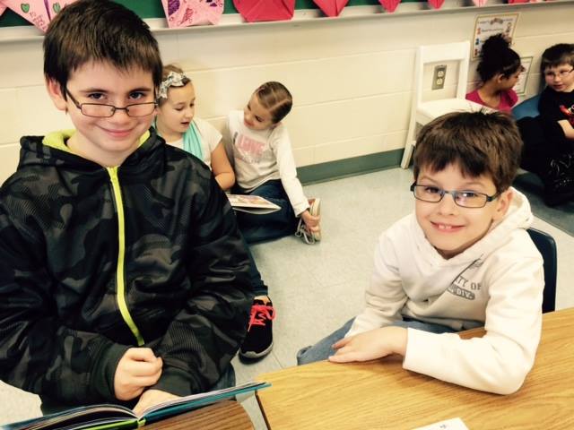 Dad_of_30_n_3's tweet photo. Good Work @Amypierceboyer @TuscolaCUSD301: "Reading Buddies" make the BEST buddies at North Ward Elementary! #tuscola http://t.co/hCfNXIZvWE