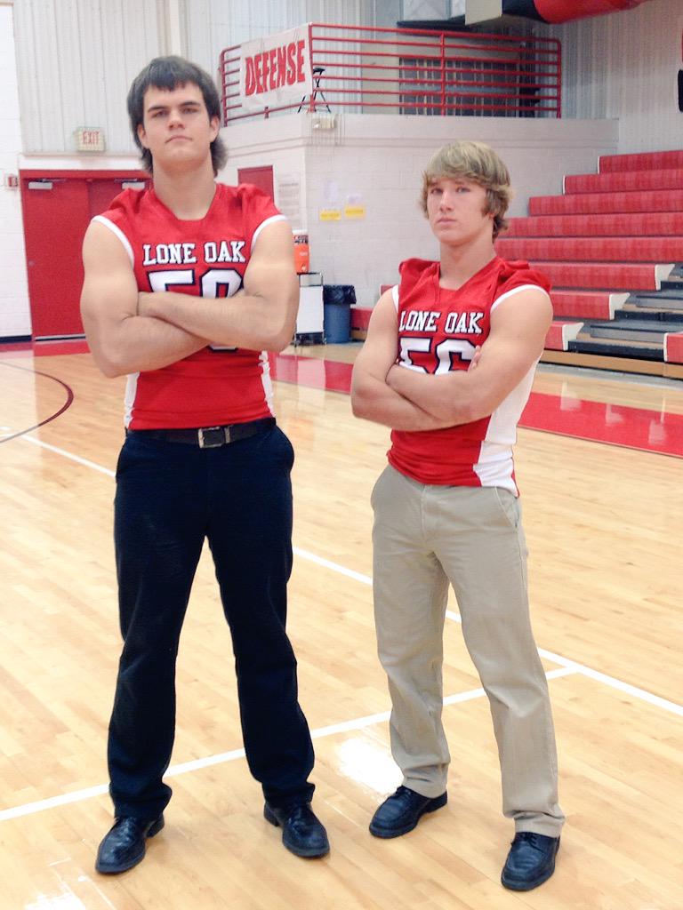 Justus_Seiber's tweet photo. Throwback.
#ThrowbackThursday
#Biceps
#Triceps
#GrownStuff http://t.co/ruPAD0T7q9