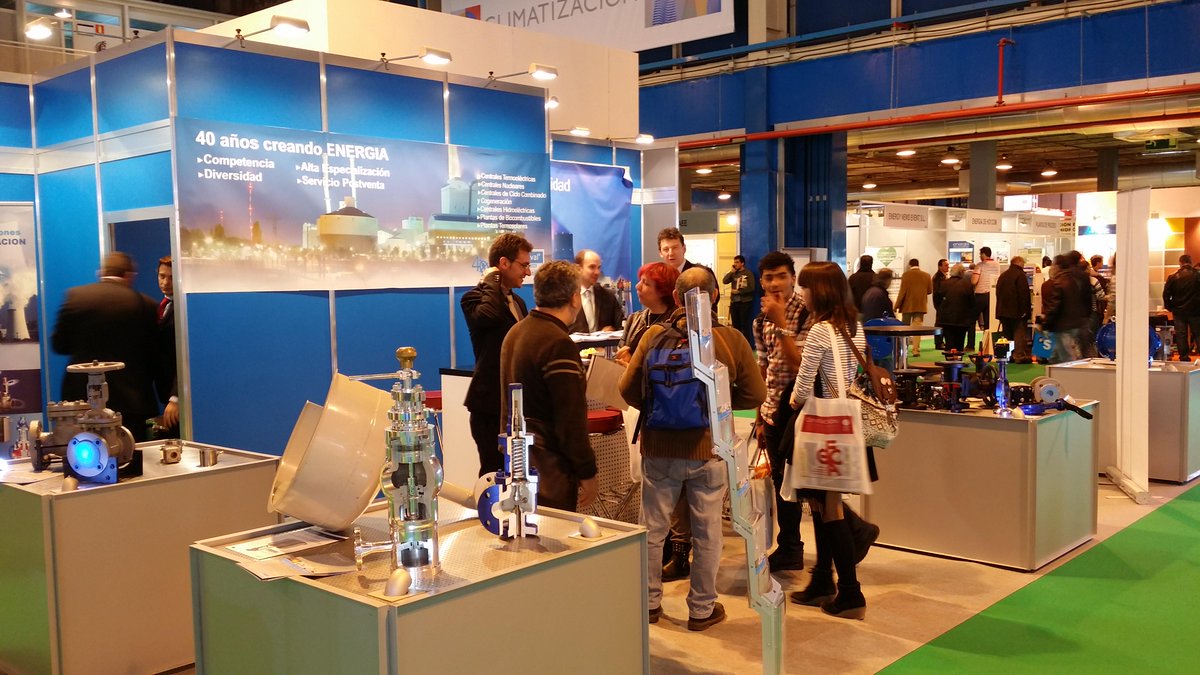 SansaTwit's tweet photo. Nuestros stand de #Ari y #Comeval en #Genera2015 http://t.co/Rxdmju67Am