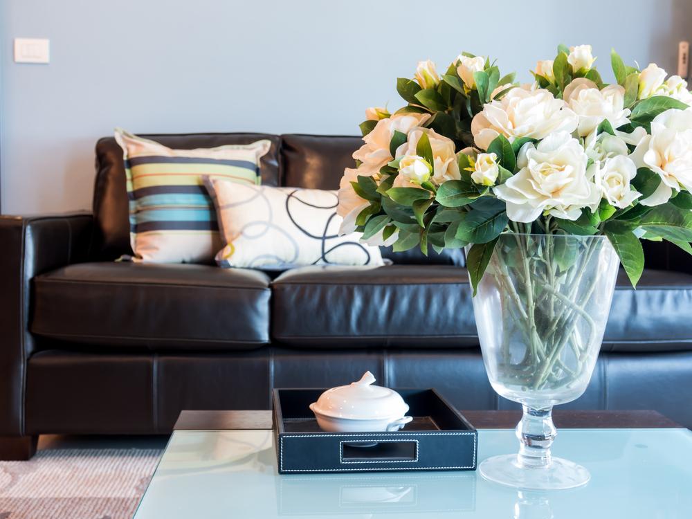 Reuse your Valentine's flower vase by filling it with a big candle or kitchen utensils!