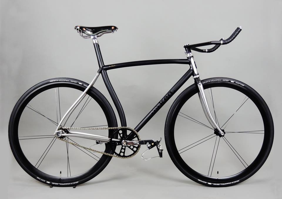 NakedBicycles's tweet image. Stan's Fixie.SUPERDUPER CUSTOM! #bullhornbars  #customdropouts #customeverything @RolfPrima murdered Rolf P-towns too