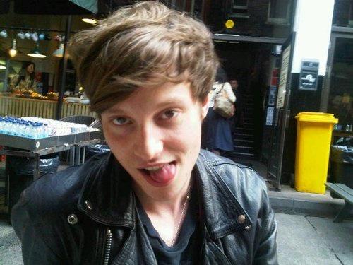 _alicethefox's tweet image. ผู้ชายทะเล้นนี่เอาไปเหอะ ใจเรา เรายกให้ ♡♡♡ #MattHitt