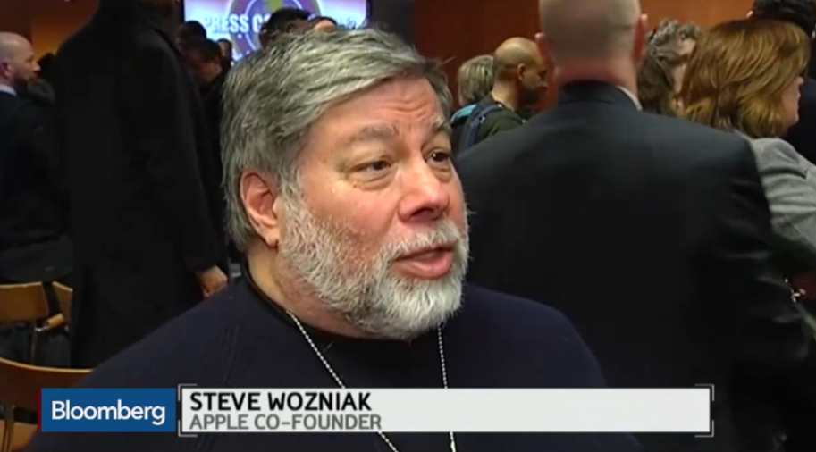 business's tweet photo. Apple co-founder Steve Wozniak: Approval of #NetNeutrality rules is a victory for consumers http://t.co/sgmXAXT4lV http://t.co/171XrZQHwG